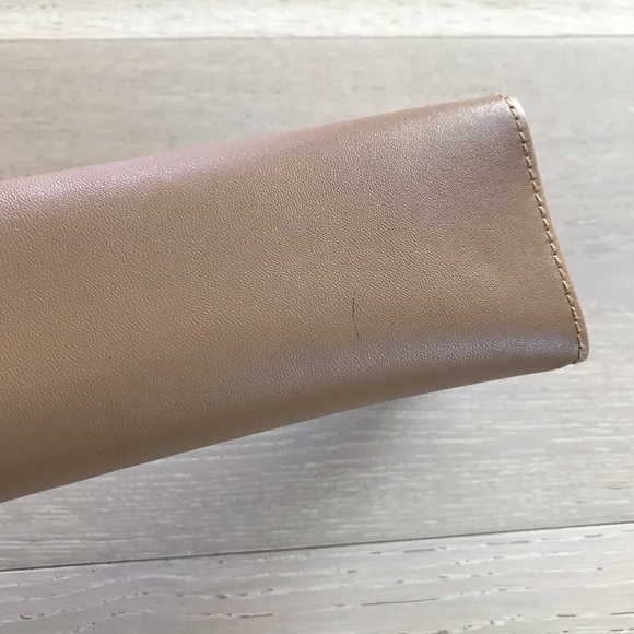 Burberry Tan Sunglasses Case - Picture 3 of 8